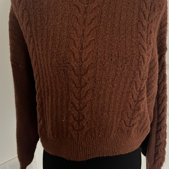 Wild fable cropped turtle neck sweater in brown size small - Picture 4 of 6